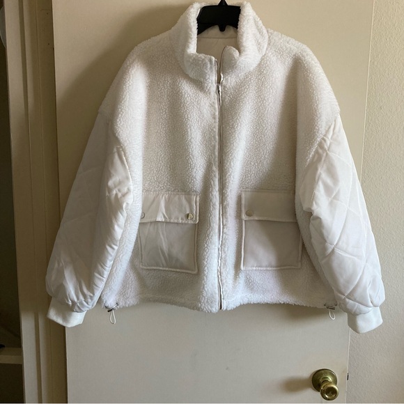 Forever 21 Reversible Faux Shearling Bomber Jacket | New without Tags - Picture 7 of 13